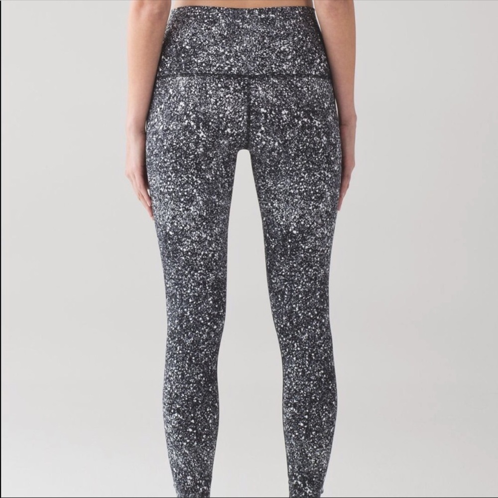 Lululemon Wunder Under workout pants